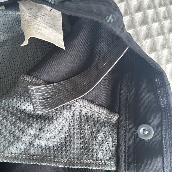 Brand new under Armour boys Gulf shorts with elastic adjustable waist - Picture 3 of 5